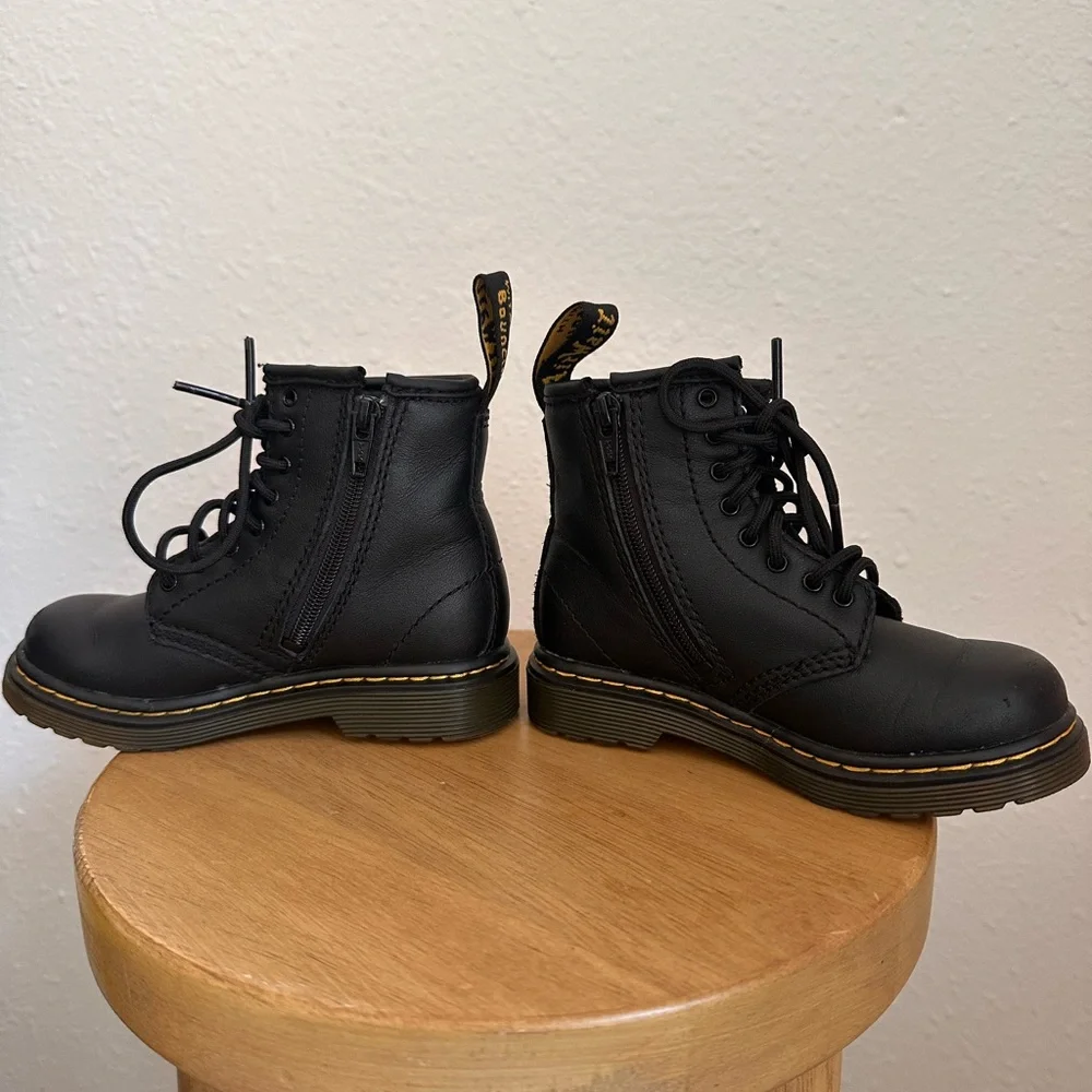Dr. Martens Youth 1460 Softy T Leather Lace Up Boots - US 8